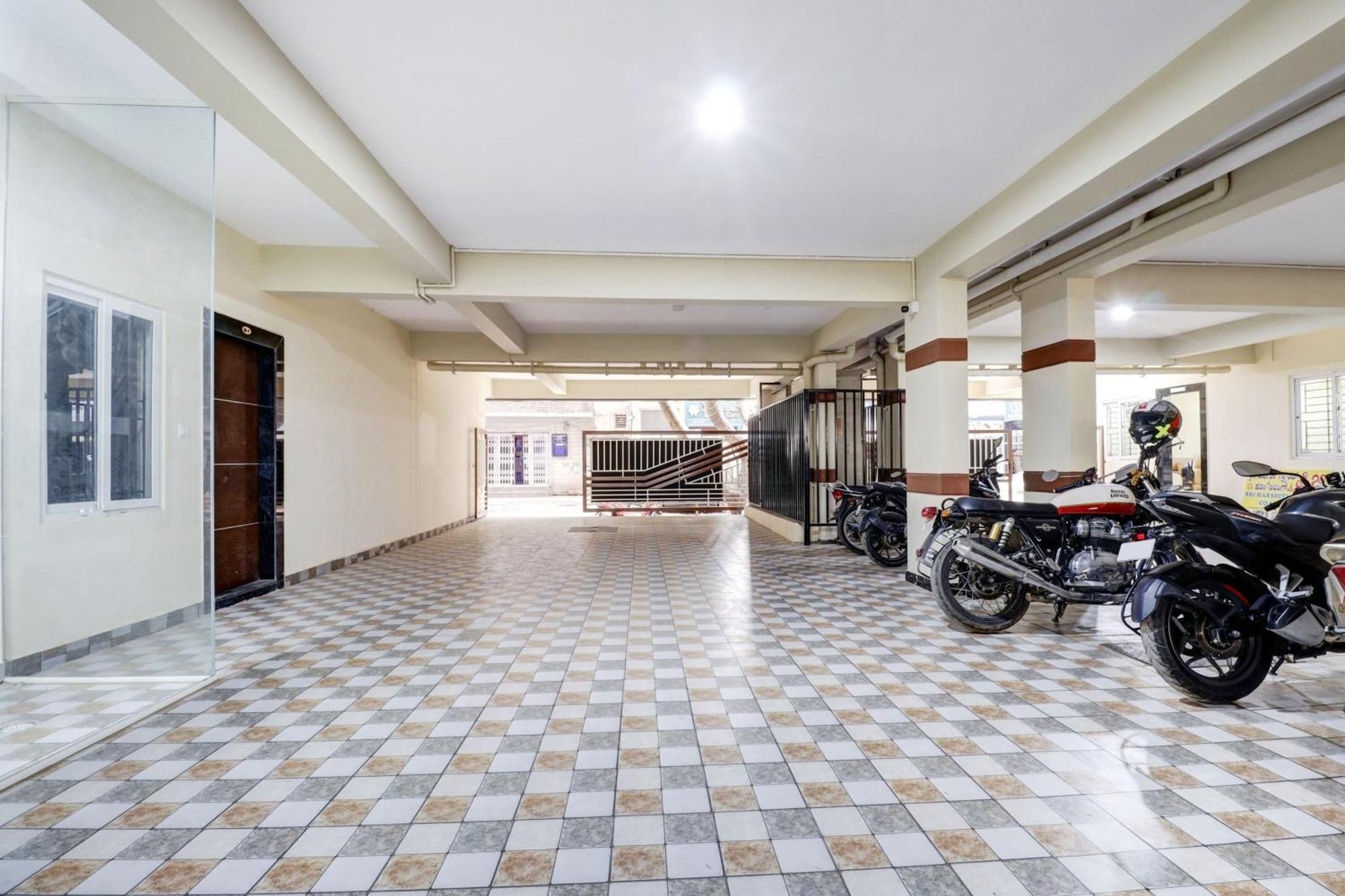 Super Hotel O Sri Harshitha Grand Near Zudio - Star Bazaar, Kundalhalli Gate Bangalore Esterno foto